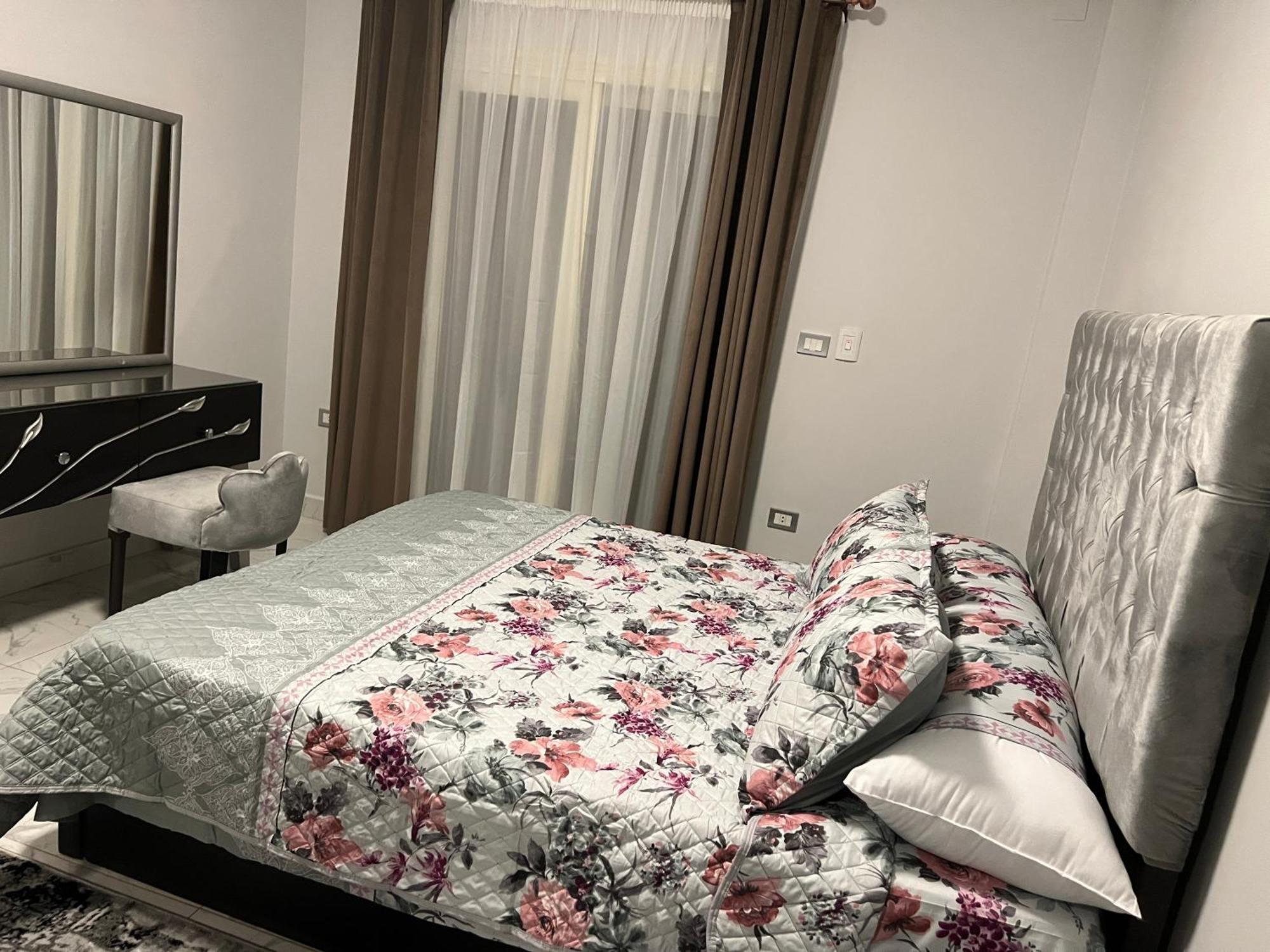 Luxury Apartments Beside Mall Of Arabia And Dar Al-Fouad Hospital - Families Only- No Alcoholic Beverages 6th of October City Exteriér fotografie